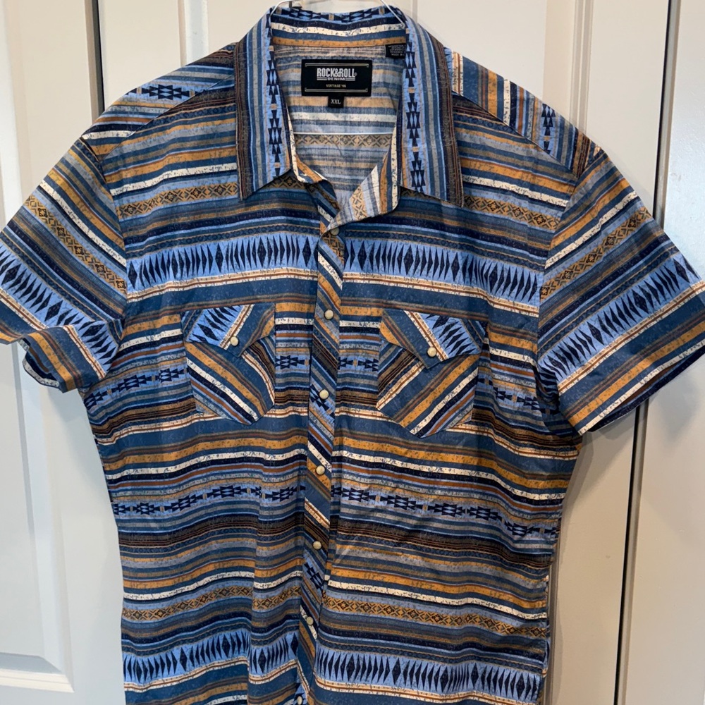 Vintage 1946 Men's Blue and Gold Patterned Shirt